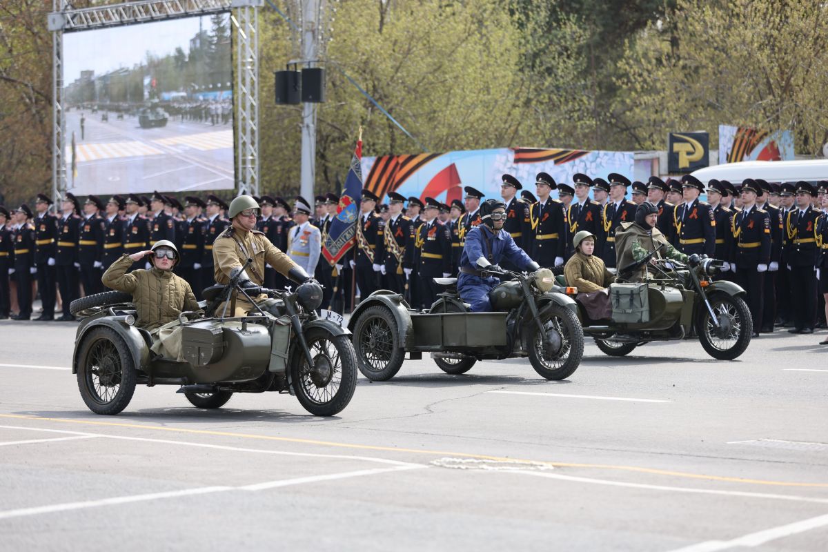 Парад в красноярске фото