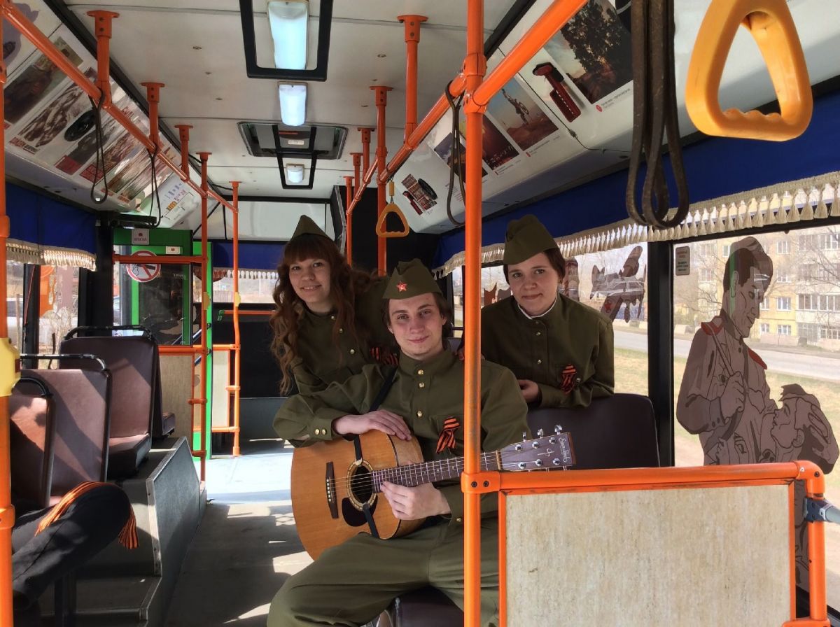В красноярских трамваях сегодня поют военные песни.jpg
