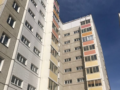 В Красноярске 2-летний мальчик выпал из окна 6-го этажа . Фото: СК