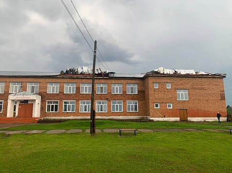 Шквалистый ветер и град повредили дома и школу в Енисейском районе. Фото: прокуратура Красноярского края