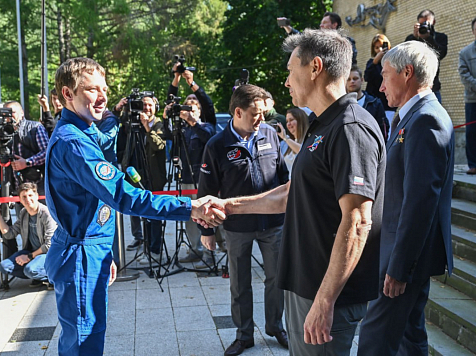 Космонавта из Назарово Кирилла Пескова встретили на родине хлебом-солью. Фото: Центр подготовки космонавтов имени Ю.А. Гагарина