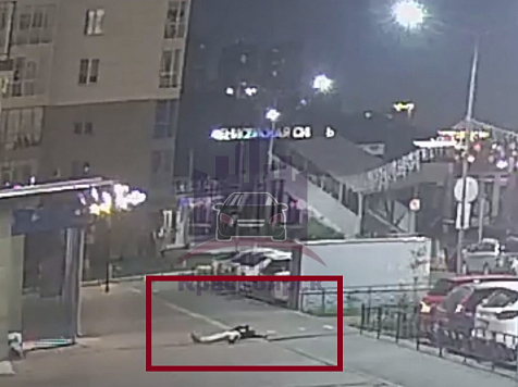 Молодой красноярец выпал с 19 этажа и разбился насмерть (видео 18+) . Фото, видео: Telegram-канал «ЧП Красноярск»