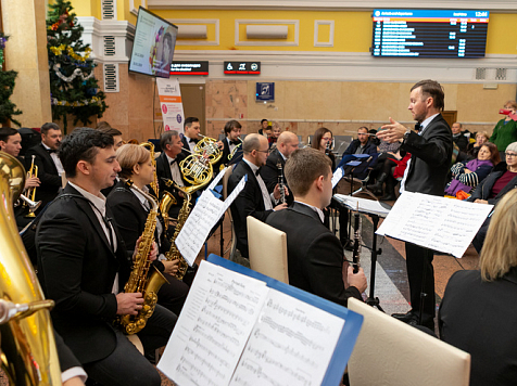 Красноярцы смогут бесплатно посетить концерты классической музыки на ЖД вокзалах Красноярска. Фото: КрасЖД