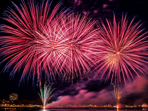 Красноярцам напомнили о крупных штрафах за запуск фейерверков . Фото: Шедеврум