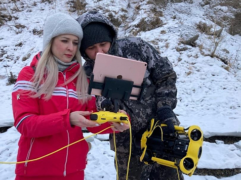 Красноярские волонтёры впервые использовали подводный дрон при поисках в условиях зимы. Фото: vk.com/poiskdeteikrasnoyarsk