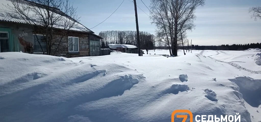 В Красноярском крае снег отрезал от цивилизации жителей умирающей деревни 