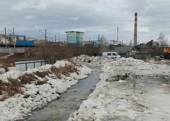 Под Красноярском ручей начал топить жилые дома