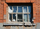 Пьяный красноярец разбил окна в доме матери за просьбу найти работу