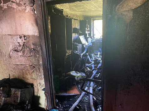 В Красноярске погибли две женщины при пожаре в общежитии. Фото: МЧС, МВД 24