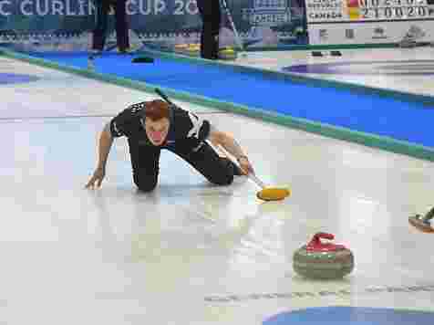 Мировые звезды керлинга приехали на соревнования в Дудинку