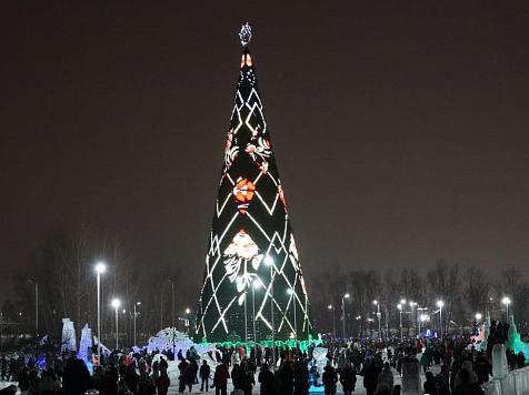 25 декабря зажгут огни на главной ёлке Красноярска. Фото: мэрия
