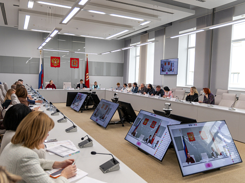 Комитет по вопросам семьи красноярского Заксобрания рассмотрел осеннюю корректировку бюджета. Фото: Константин Корнеев
