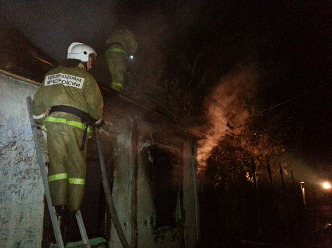 В страшном ночном пожаре погибли два постояльца канского приюта. Фото: 23.mchs.gov.ru (архив)