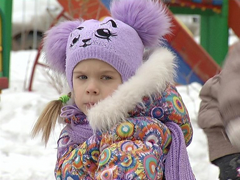 Как правильно одеть ребенка в мороз: советы спасателей. Кадр: архив «7 канала»