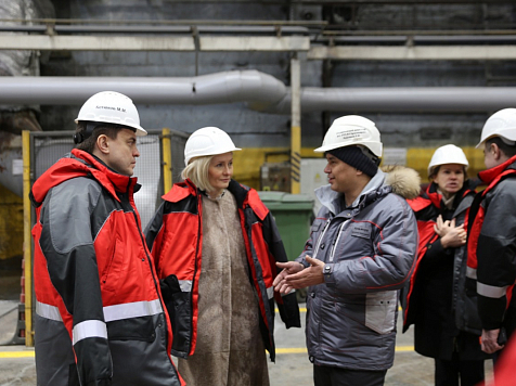 Вице-премьер Виктория Абрамченко оценила экологическую модернизацию КрАЗа. Фото: КрАЗ