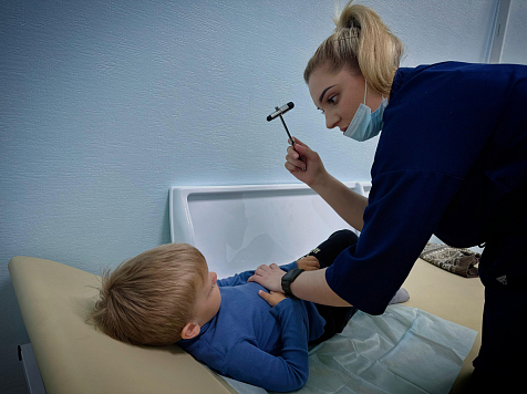420 маленьких жителей Красноярского края получили помощь врачей в мобильной поликлинике. Фото: Центр охраны материнства и детства