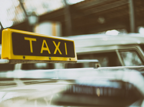 В Красноярске таксиста подозревают в краже вещей пассажира. Фото: pixabay.com