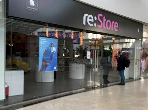 В Красноярске приостановил работу магазин техники Apple «re:Store». Фото: Илья Зайцев