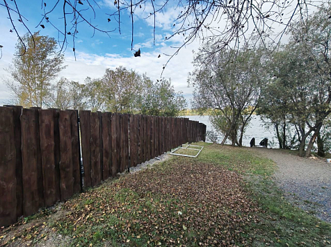 Бизнесмен из Березовки захватил берег Енисея. Фото: Прокуратура Красноярского края