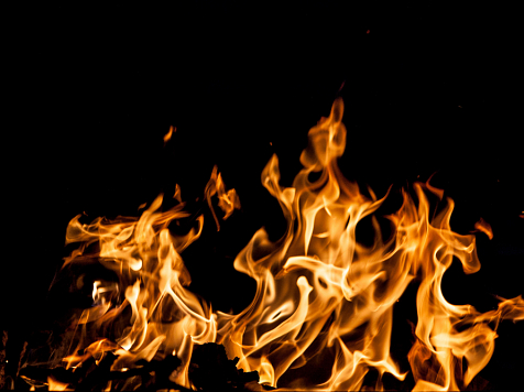 В Лесосибирске в пожаре погиб мужчина. Фото: Freepik