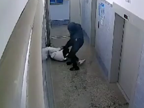 В Красноярске совершено жуткое нападение на девушку в Белых Росах (ВИДЕО)