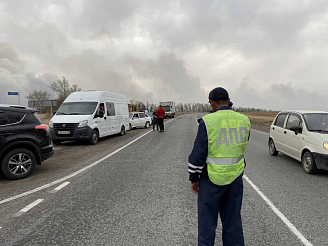 Автодорогу Р-257 перекрыли из-за пожара в Минусинском районе