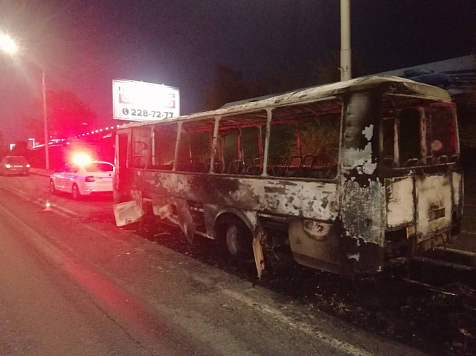 Автобус, сгоревший в районе ТЦ «Июнь», везли на ремонт. Фото: ГИБДД