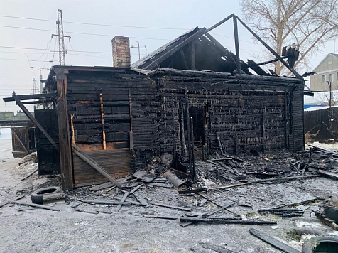 Мать и двое детей погибли при пожаре в частном доме в Красноярском крае. Фото: СК