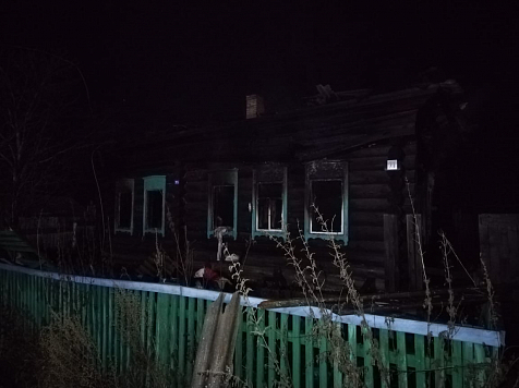 Следователи установили точную причину пожара в Шарыповском районе, где погибли двое детей. Фото: СК