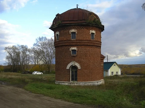  В Красноярском крае продают столетнюю кирпичную водонапорную башню. Фото: Дом.РФ
