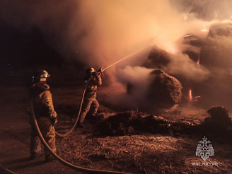 В Красноярском крае ночью сгорели 300 тюков сена