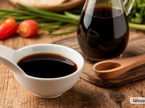 Красноярцам рассказали, как выбрать качественный соевый соус. Фото: Шедеврум