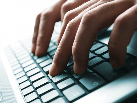 СК прокомментировал дело директора IT-фирмы, отправляющего член школьницам. Фото: google.com