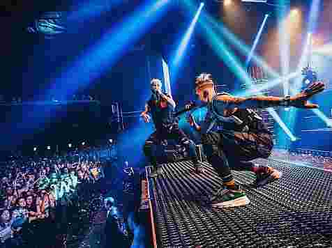 Внезапный перенос концерта рэпера Элджея напугал горожан: вчера выступление отменили в Якутске. Фото: vk.com/eldzhey_krsk