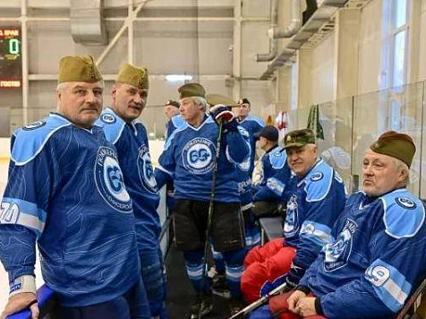 В День пожилого человека в Красноярске пройдёт хоккейный матч ветеранов. Фото: redyarsk.ru