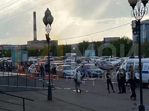 В Красноярске вновь эвакуировали посетителей из нескольких торговых центров. Фото: 7 канал Красноярск