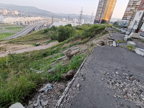 Власти Красноярска нашли ярославскую компанию для укрепления склона в Студгородке. Фото: 7 канал Красноярск (архив)