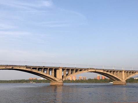 В Красноярске лодка с детьми перевернулась на Енисее . Фото автора