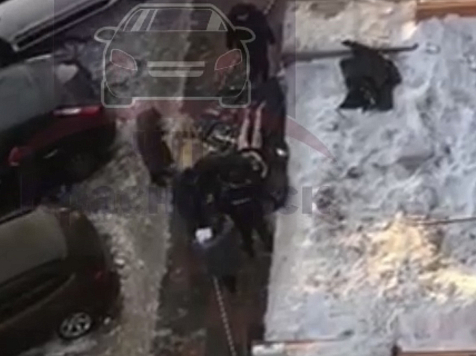 Красноярку нашли выпавшей из окна 15 этажа после ссоры на квартирной вечеринке 18+. Фото / Видео: ЧП Красноярск