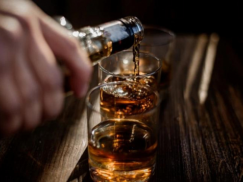 В Туве запретили продажу алкоголя с 31 декабря по 8 января. Фото: ru.freepik.com