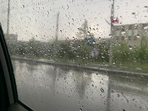 На Красноярск надвигаются дождь, гроза и сильный ветер. Фото: 7 канал Красноярск