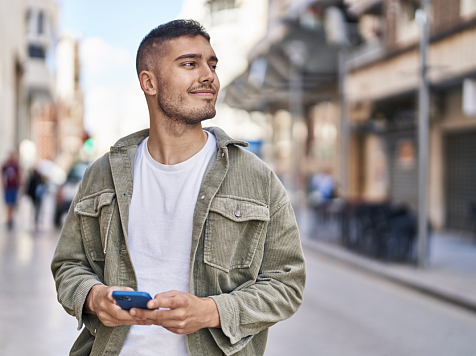 У красноярцев начал появляться мобильный интернет на улице. Фото: Freepik