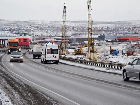 В Красноярске при строительстве развязки на Северном шоссе выкопали полезных ископаемых на 10 млн рублей. фото: КРУДОР