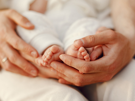 Красноярку, которая продала ребёнка за 850 тыс. рублей, приговорили к 3,5 годам условно. Фото: ru.freepik.com