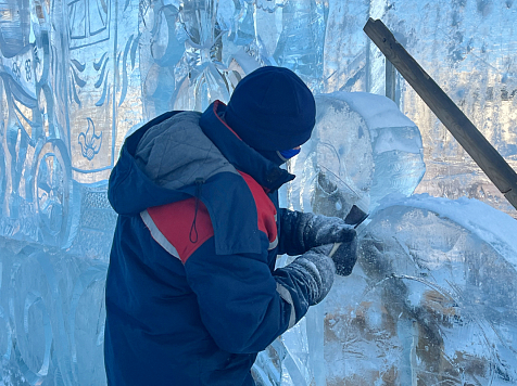 В Советском районе Красноярска начали возводить детские ледовые городки. Фото: администрация Красноярска