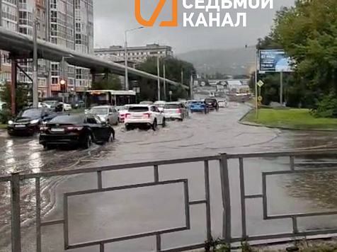Жители Свердловского района остались без воды после мощных дождей в Красноярске. Фото: 7 канал Красноярск