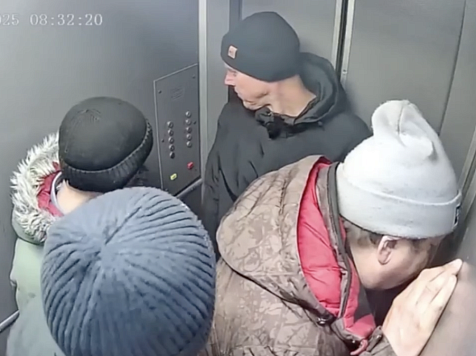 В Красноярске грабители сорвали с пенсионера золотую цепь за 260 тысяч рублей. Видео: прокуратура Красноярского края