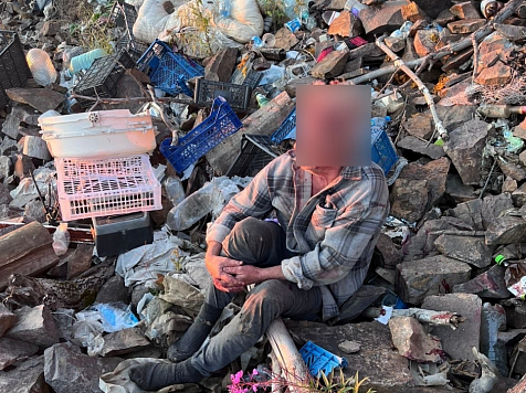 В деревне Минино 68-летний пенсионер упал в карьер и выжил. Фото: КГКУ "Спасатель"