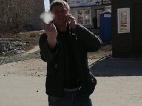 Ачинский пинатель пугает прохожих газовым баллоном и ножом. Фото: prmira.ru