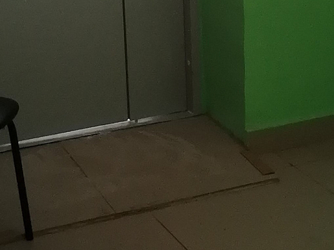 В Красноярском крае медсестра упала на крыльце поликлиники и сломала позвоночник. Фото: git24.rostrud.gov.ru